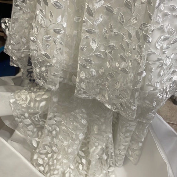 Jenny Yoo Lilith low cut low back whimsical wedding gown dress in ivory - Picture 8 of 15